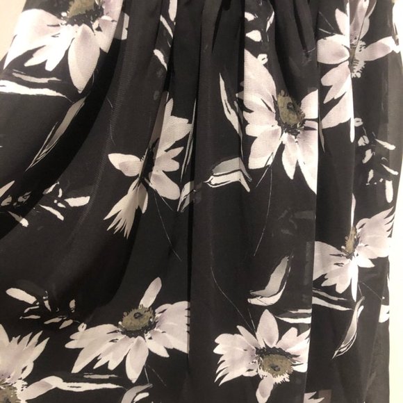 Bebe Black Daisy Print Strappy Mini Dress - Picture 2 of 5